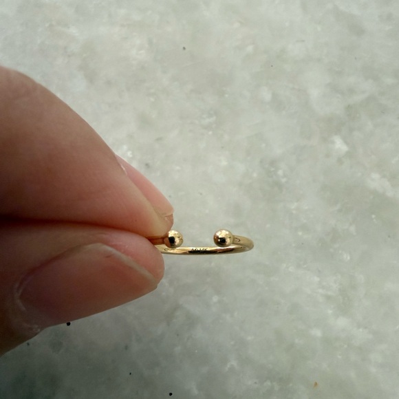 Essential Ear Cuff 14k - Picture 4 of 5